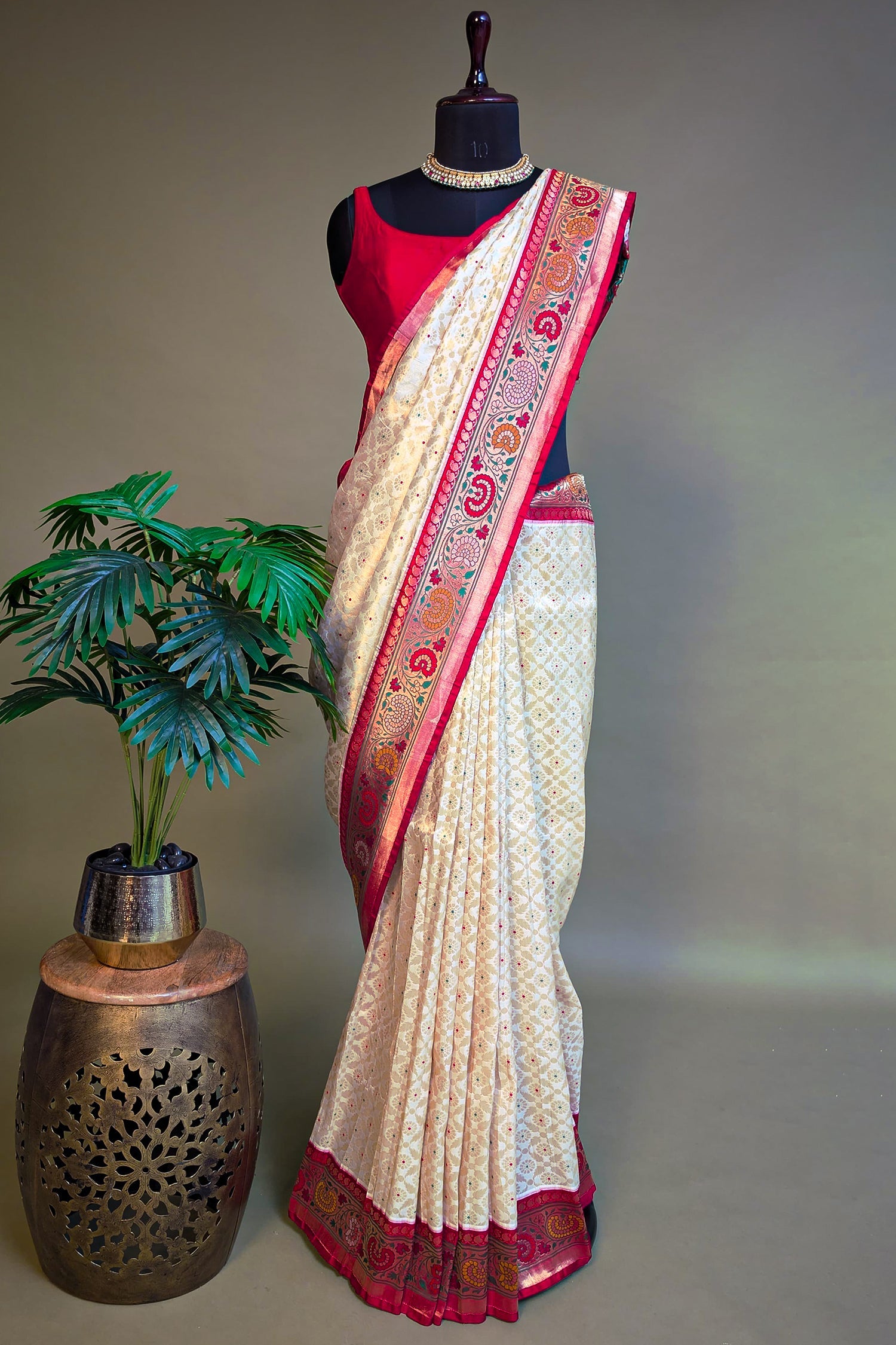 Off White Silk Traditional Woven Saree with Floral Motif Border and Pallu