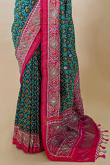 Dark Green Silk Traditional Woven Saree with Contrast Border and Pallu