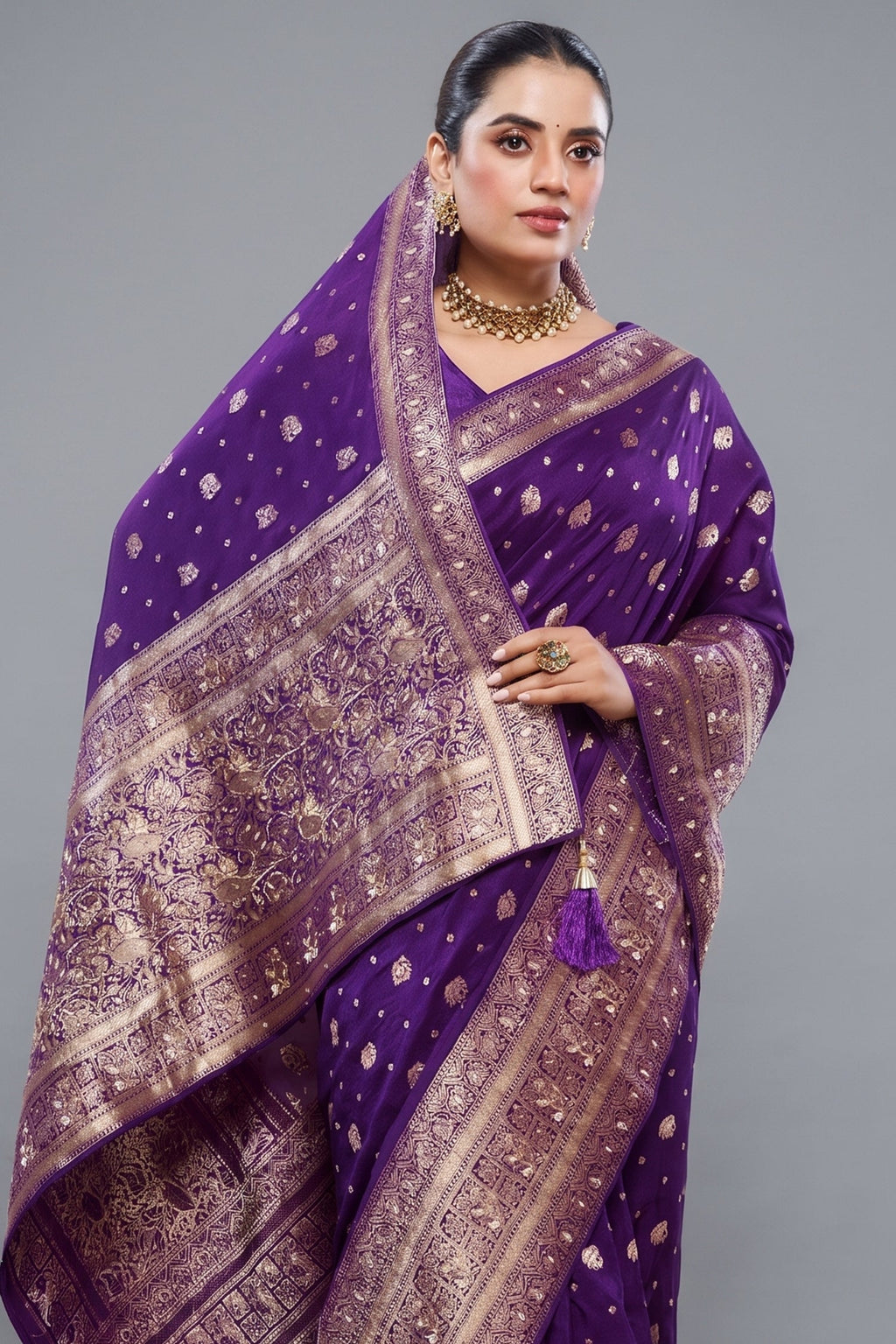 Close-up of the stunning handworked pallu and border on the Deep Violet Purple Dola Silk All Over Woven Saree