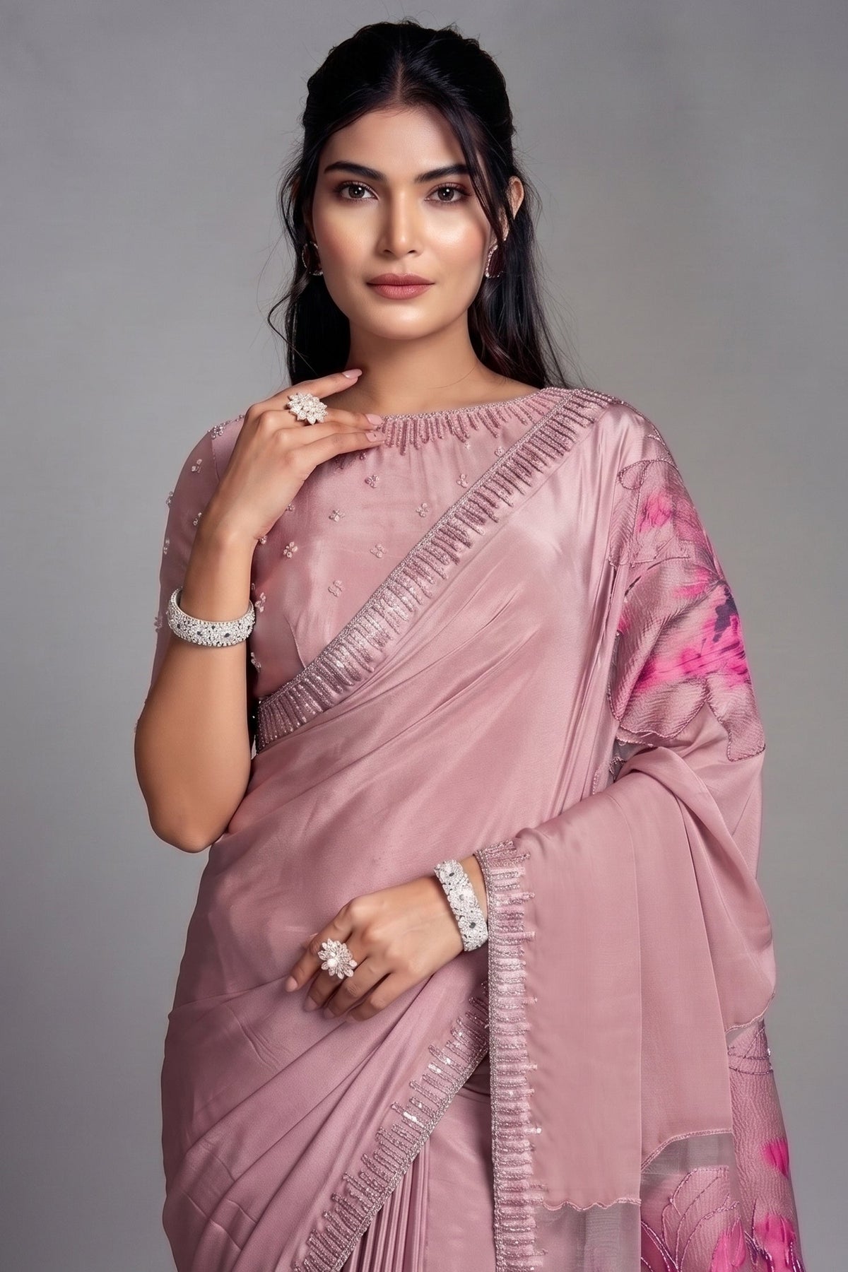 Mauve Pink Pure Crepe Saree Adorned With Large Floral Pallu Highlights